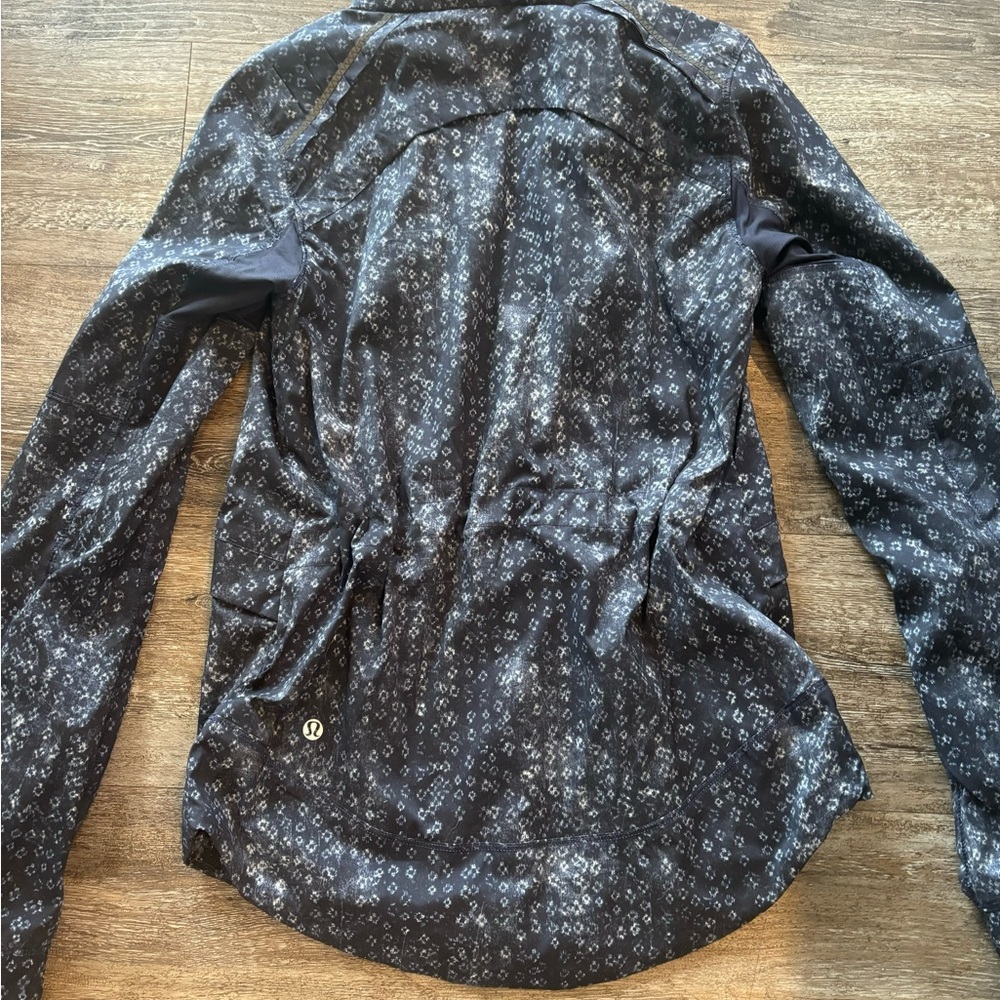 Lululemon Navy Patterned Jacket - image 5